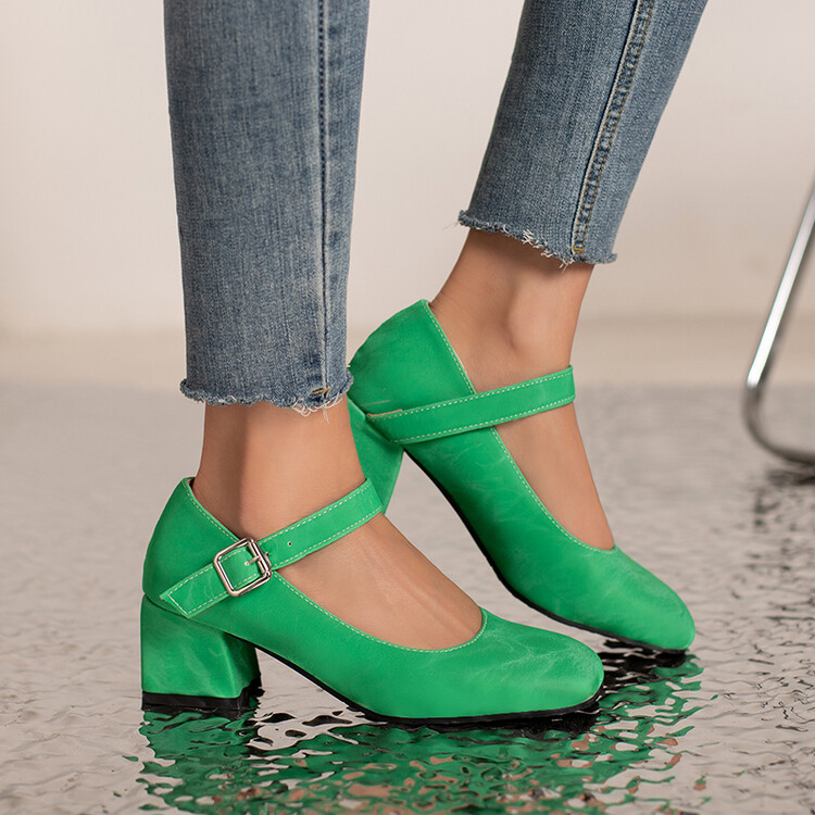 Sweet Low Chunky Heel Flat Shoes with Buckle Detail