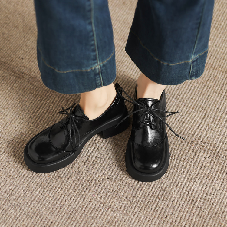 Deep Mouth Flat Shoes with Round Toe and Chunky Mid Heel - Image 2