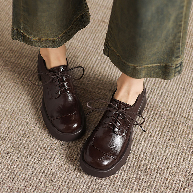 Deep Mouth Flat Shoes - Style m.html